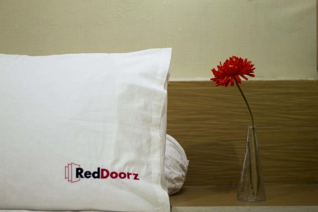 Hotel Reddoorz @ Klender Yakarta Exterior foto