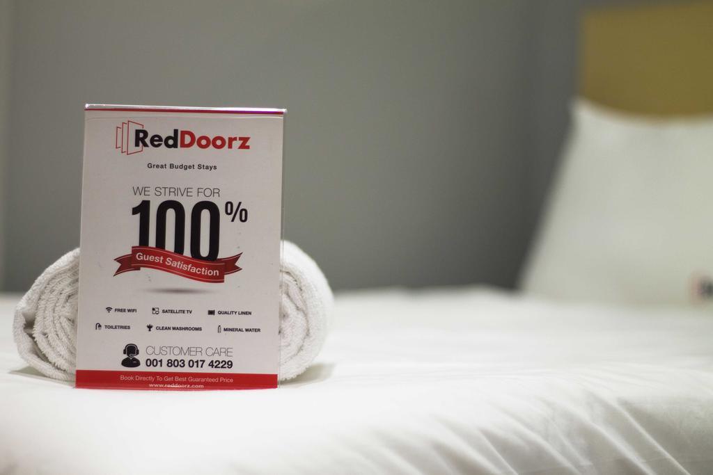 Hotel Reddoorz @ Klender Yakarta Exterior foto