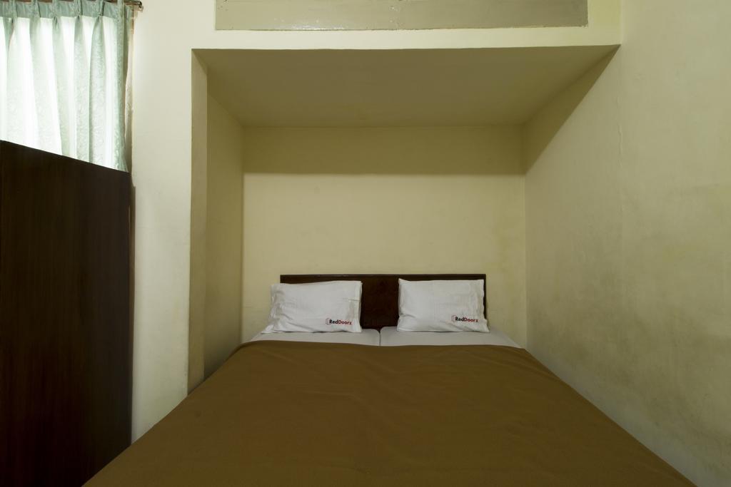 Hotel Reddoorz @ Klender Yakarta Exterior foto