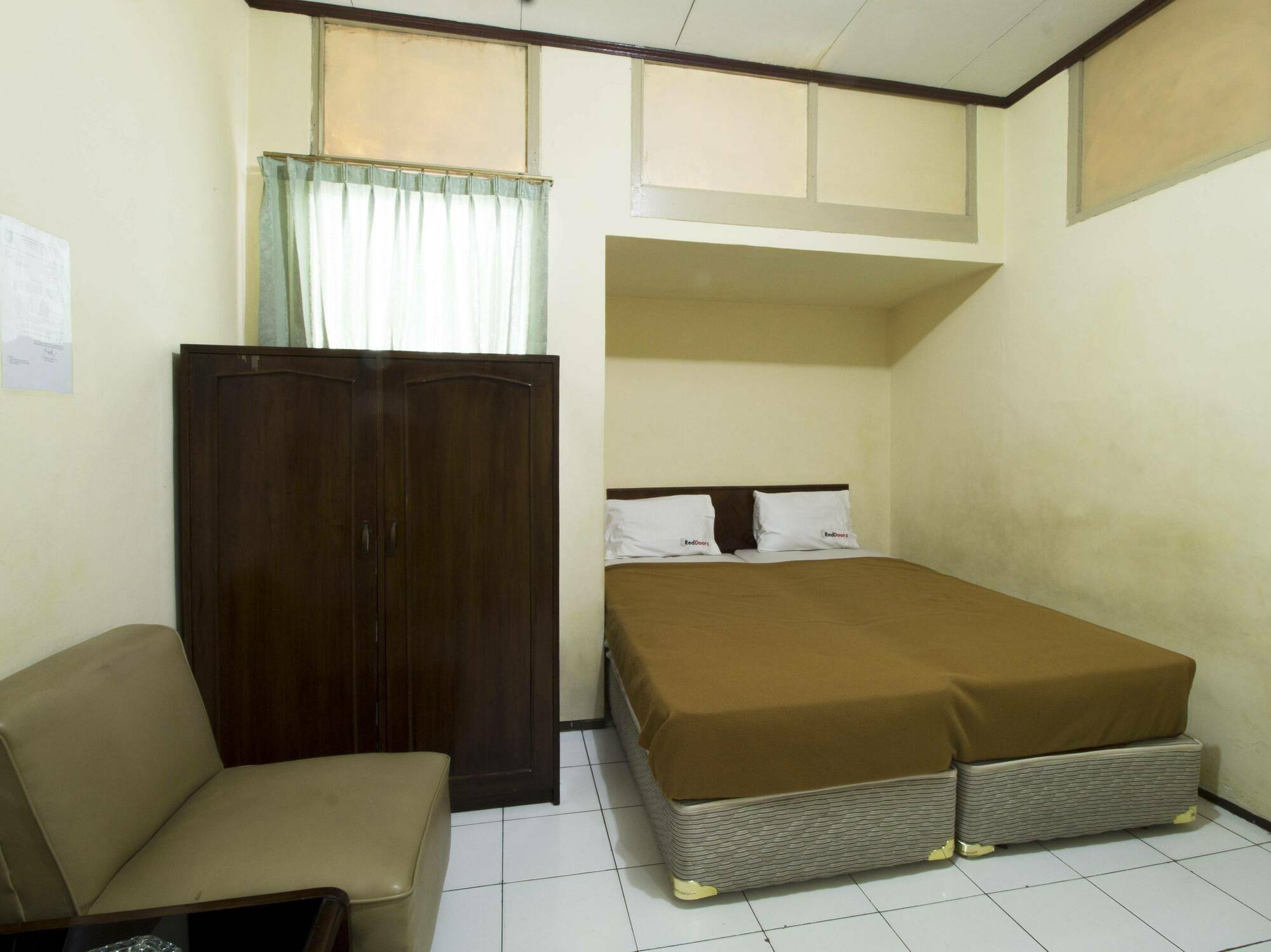 Hotel Reddoorz @ Klender Yakarta Exterior foto